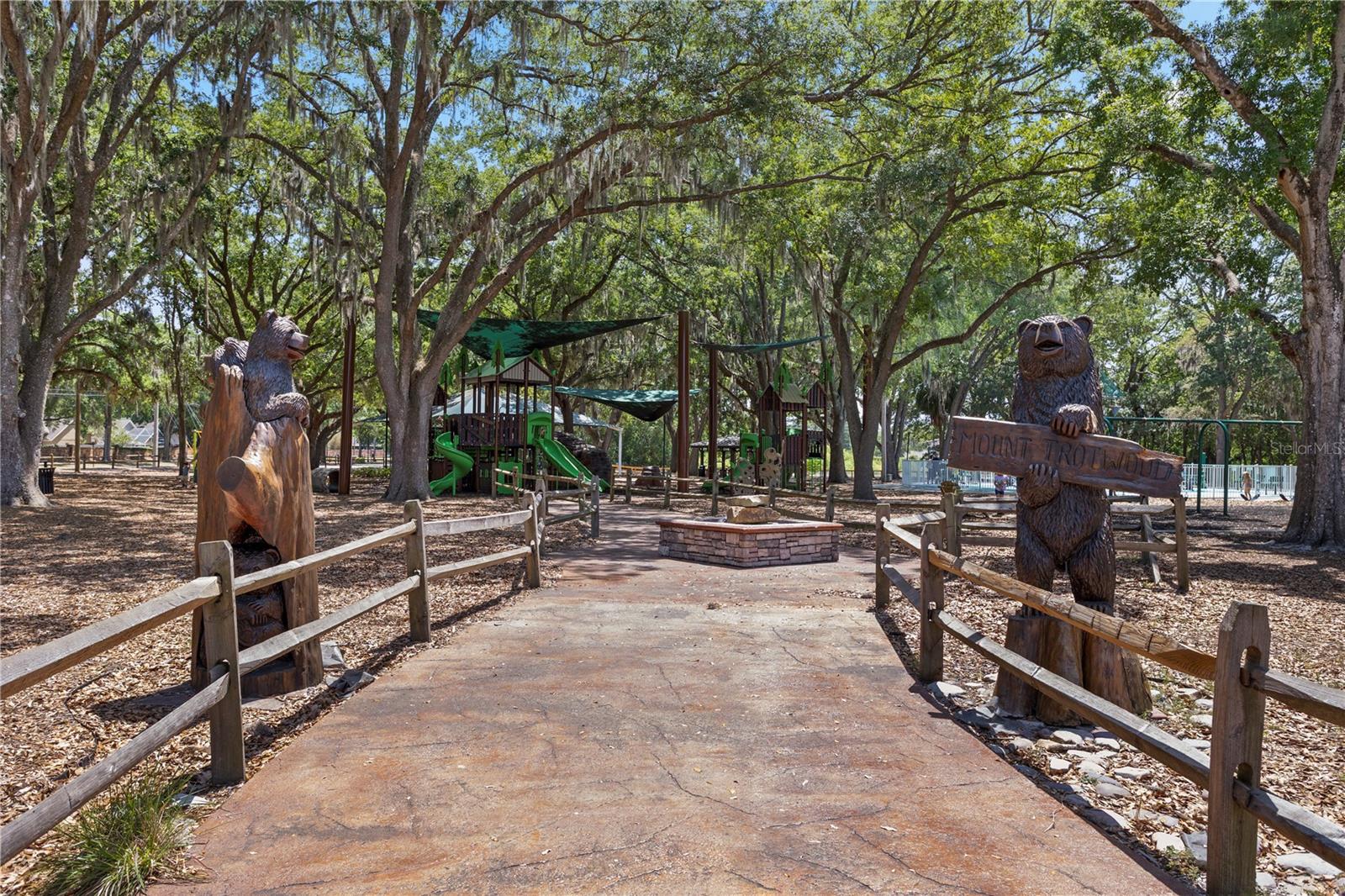 Image 43 of 52 For 611 Casa Park A Court