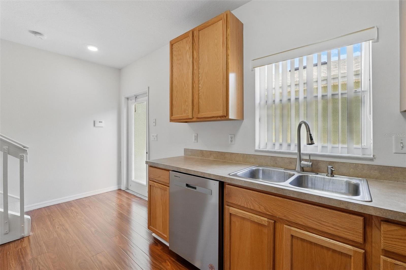 Image 16 of 40 For 13329 Harbor Shore Lane