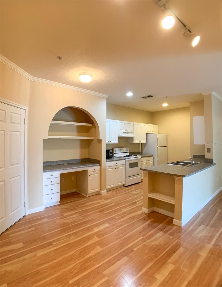 Image 2 of 19 For 860 Orange Avenue 428