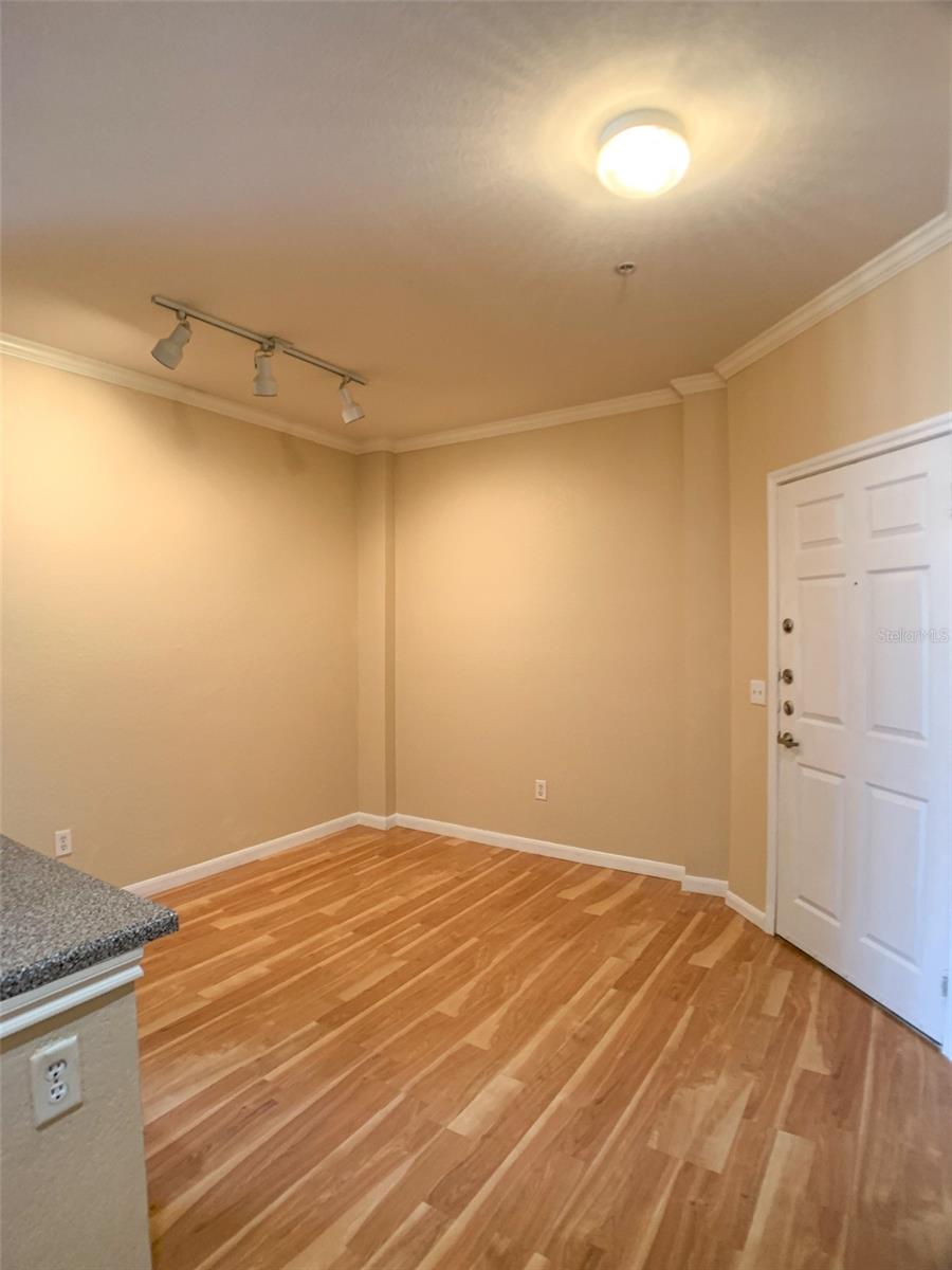 Image 3 of 19 For 860 Orange Avenue 428