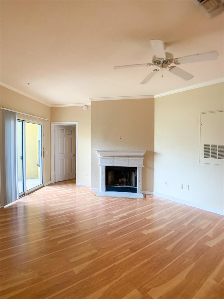 Image 4 of 19 For 860 Orange Avenue 428
