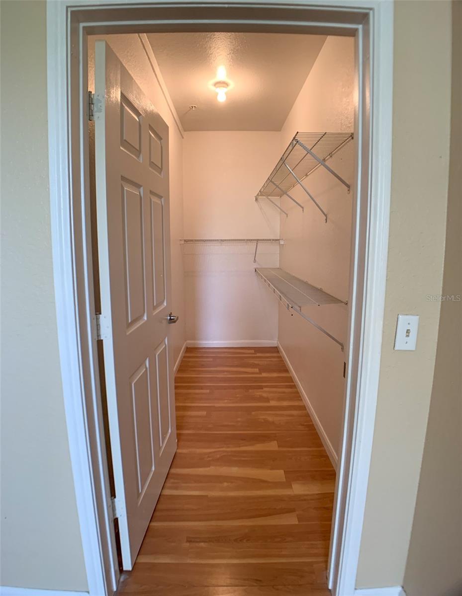 Image 7 of 19 For 860 Orange Avenue 428