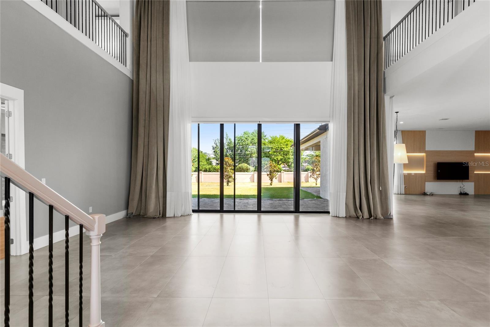 Image 10 of 81 For 4047 Isabella Circle