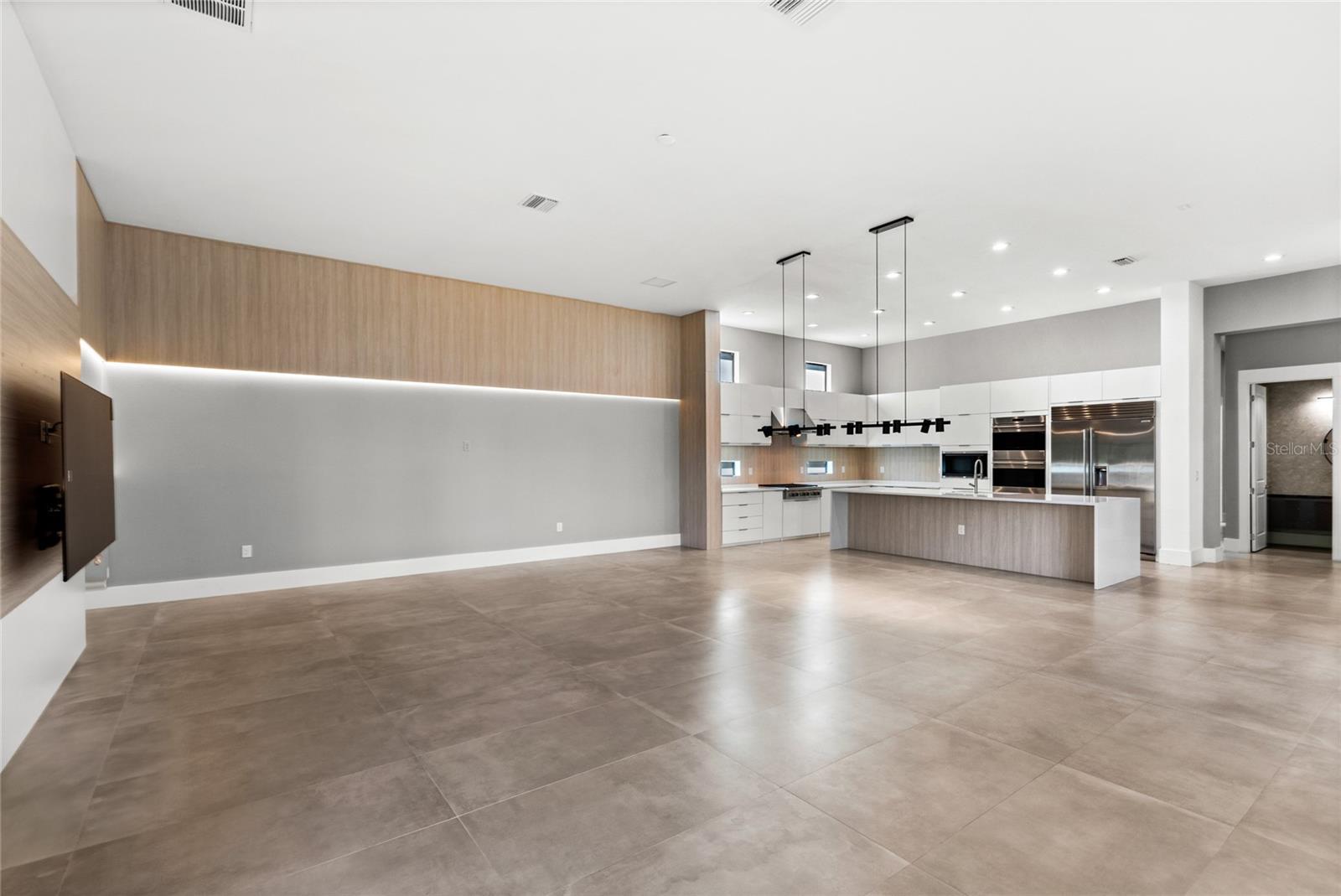 Image 20 of 81 For 4047 Isabella Circle