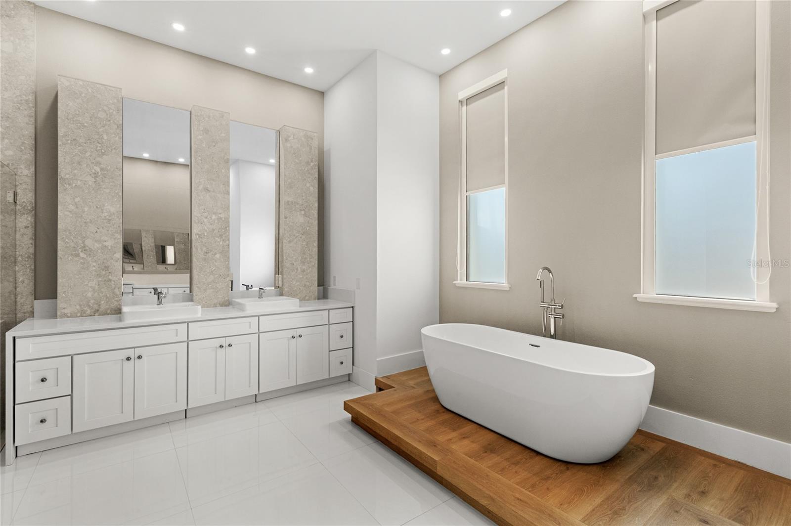 Image 37 of 81 For 4047 Isabella Circle