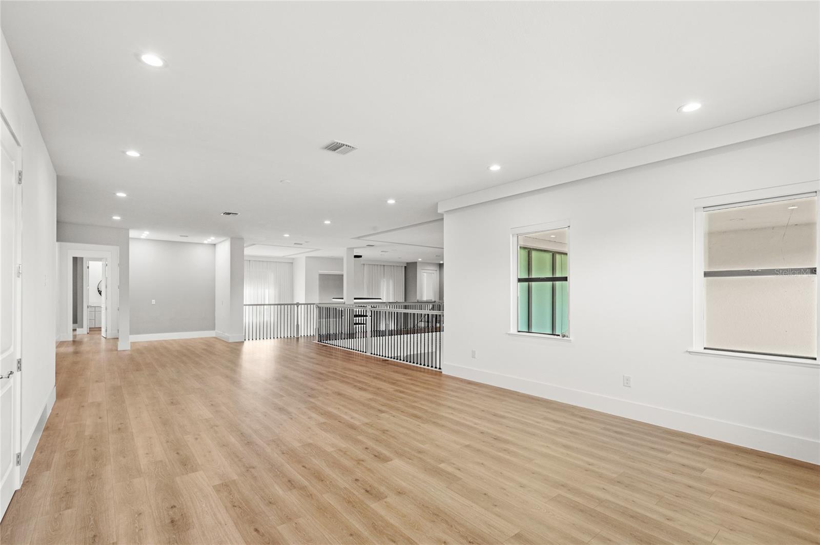 Image 48 of 81 For 4047 Isabella Circle