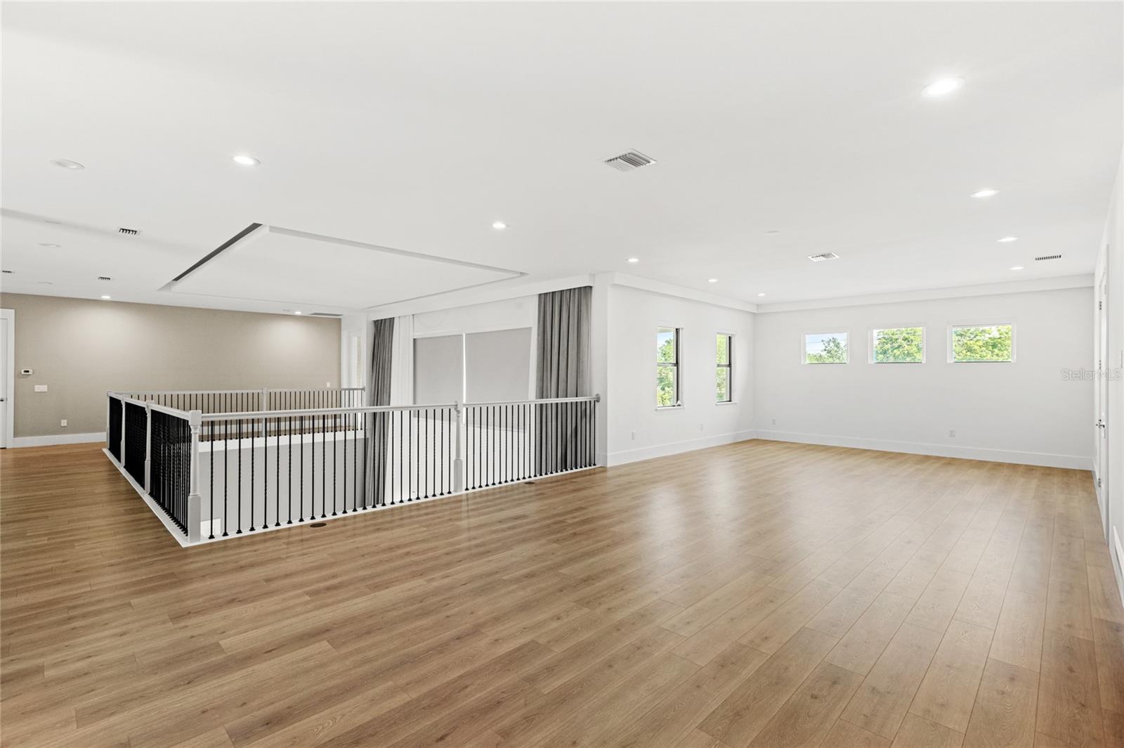 Image 49 of 81 For 4047 Isabella Circle