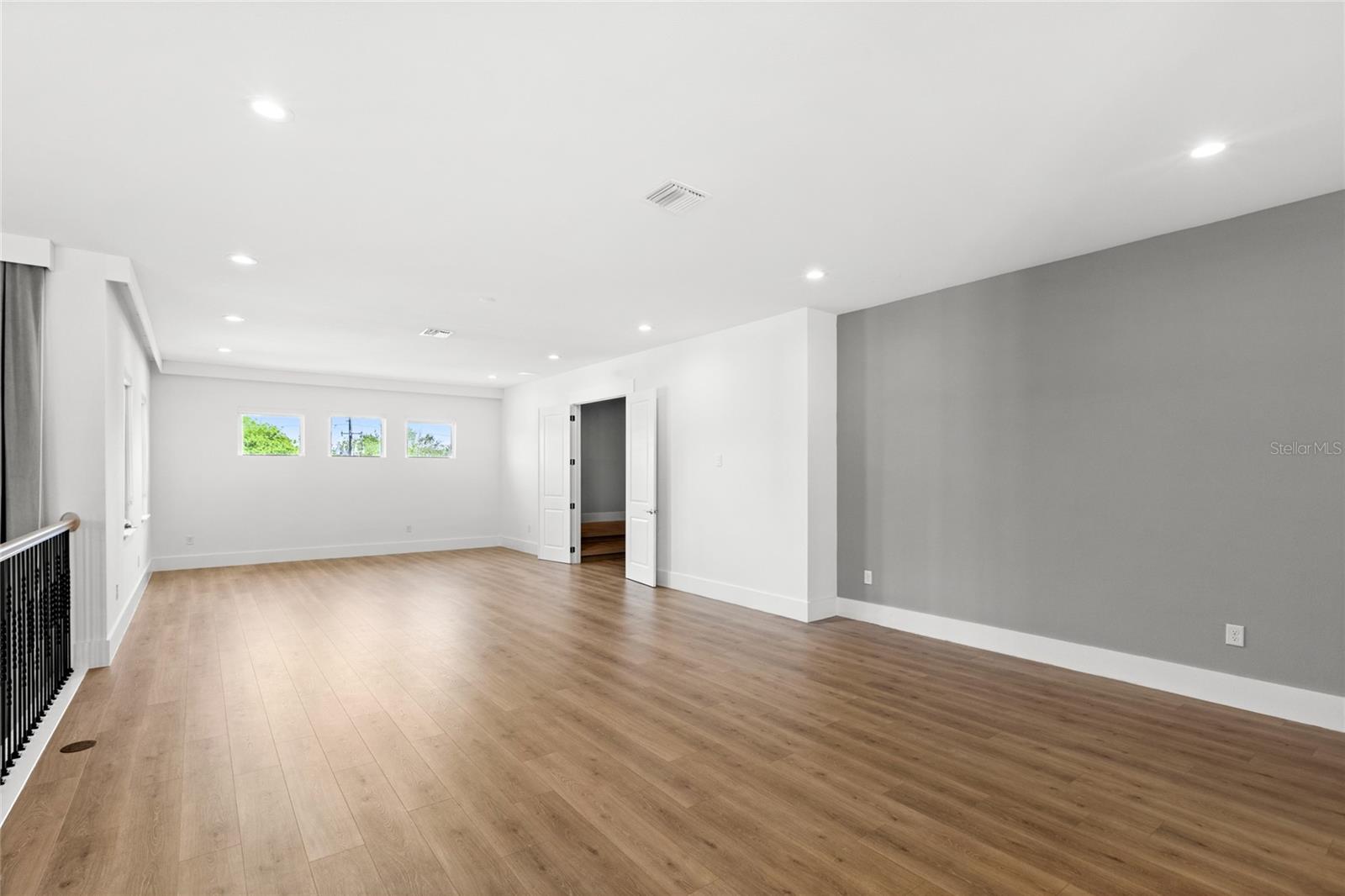 Image 50 of 81 For 4047 Isabella Circle