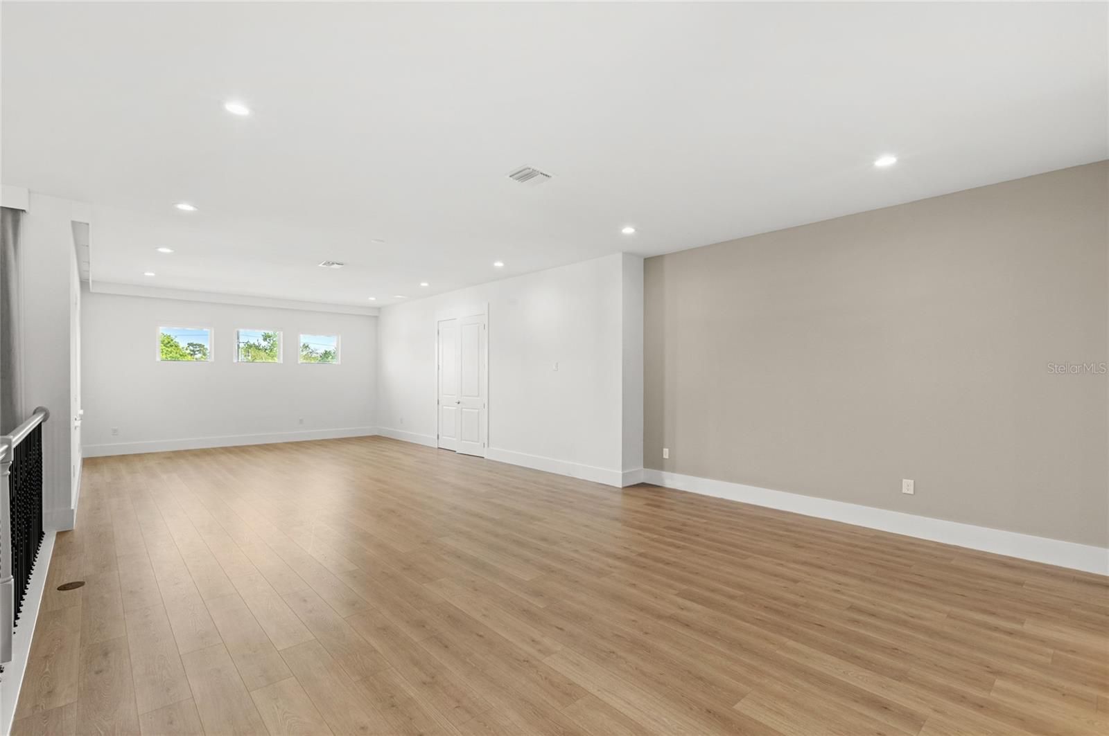 Image 61 of 81 For 4047 Isabella Circle