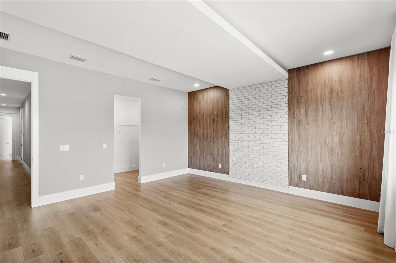 Image 62 of 81 For 4047 Isabella Circle