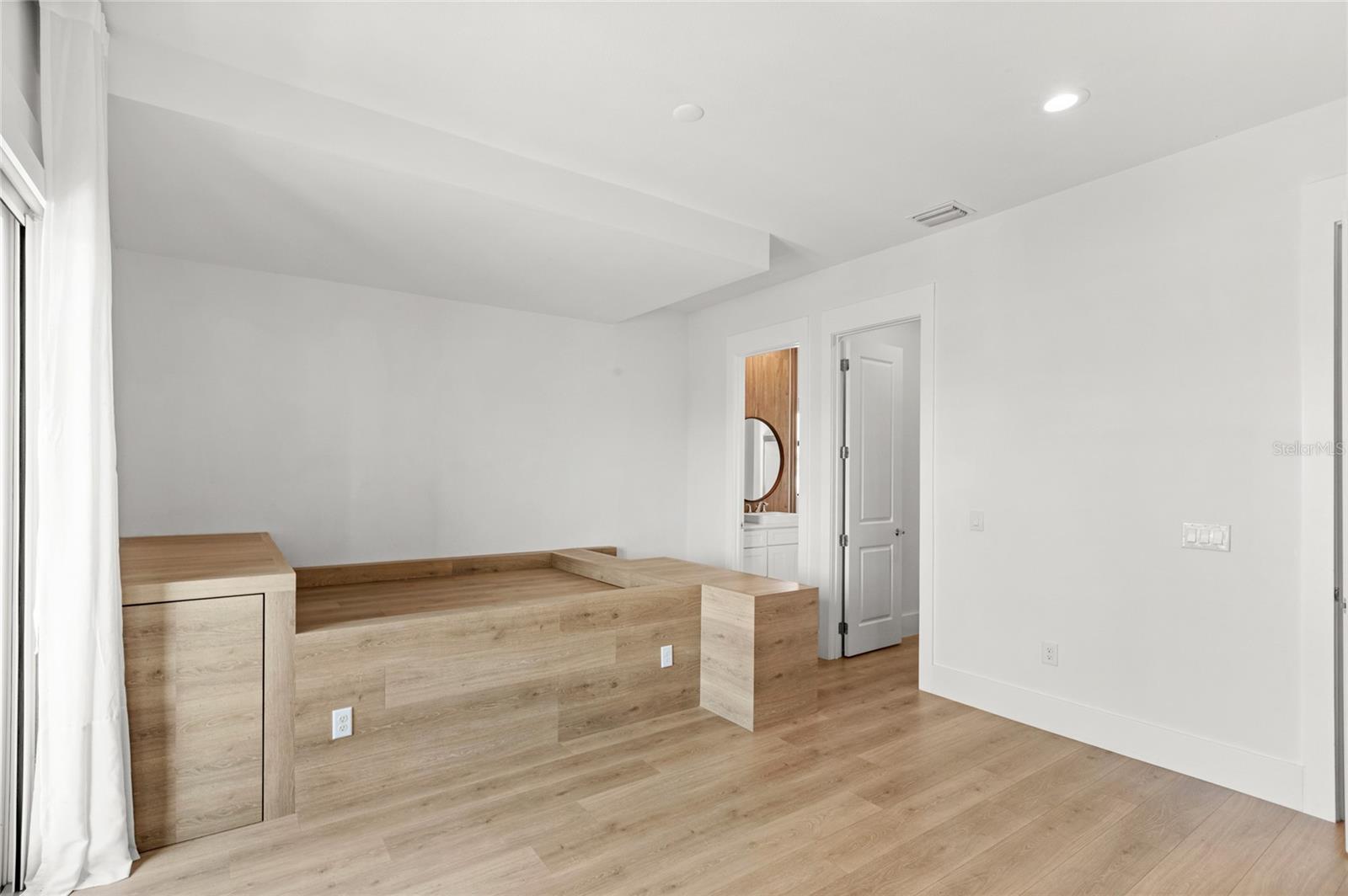 Image 68 of 81 For 4047 Isabella Circle