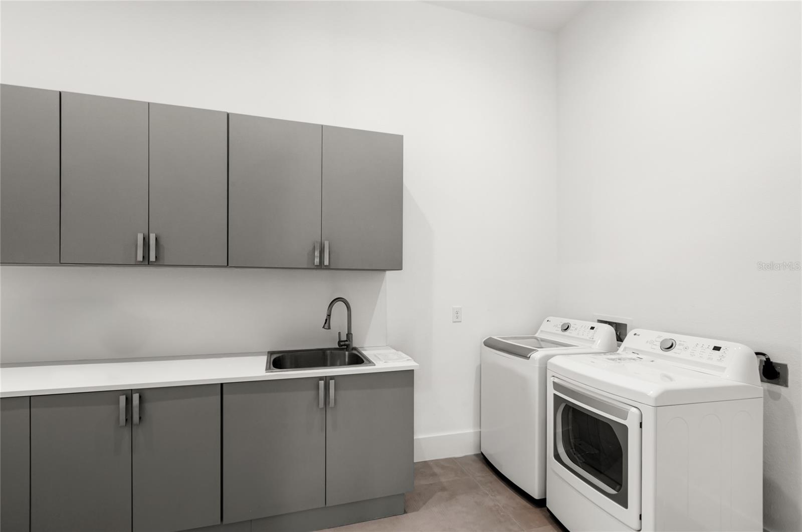 Image 69 of 81 For 4047 Isabella Circle