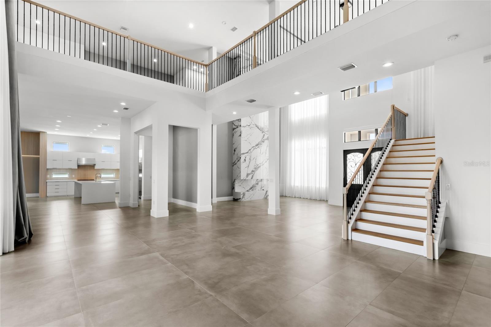 Image 7 of 81 For 4047 Isabella Circle