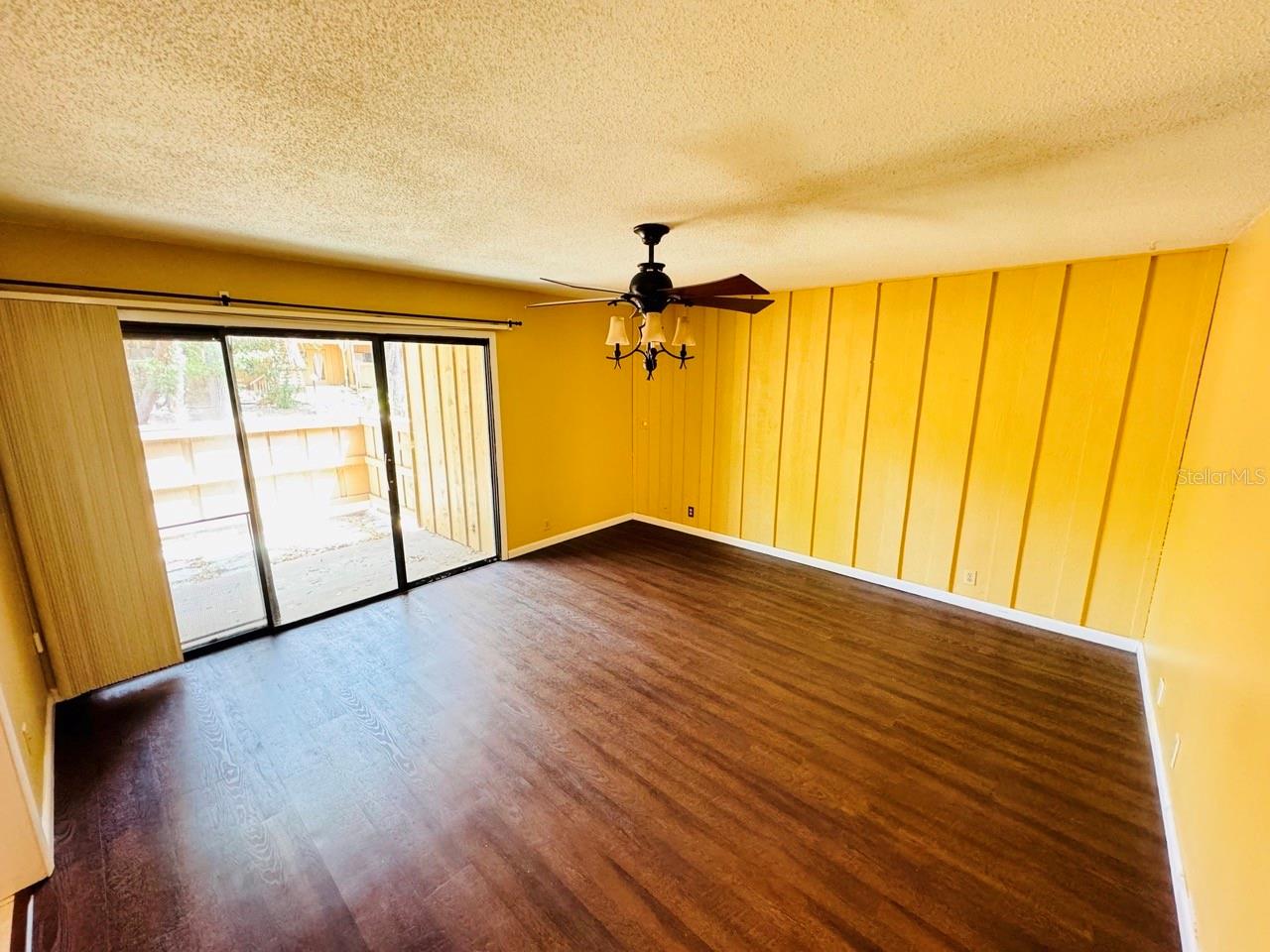 Image 14 of 19 For 248 Crown Oaks Way