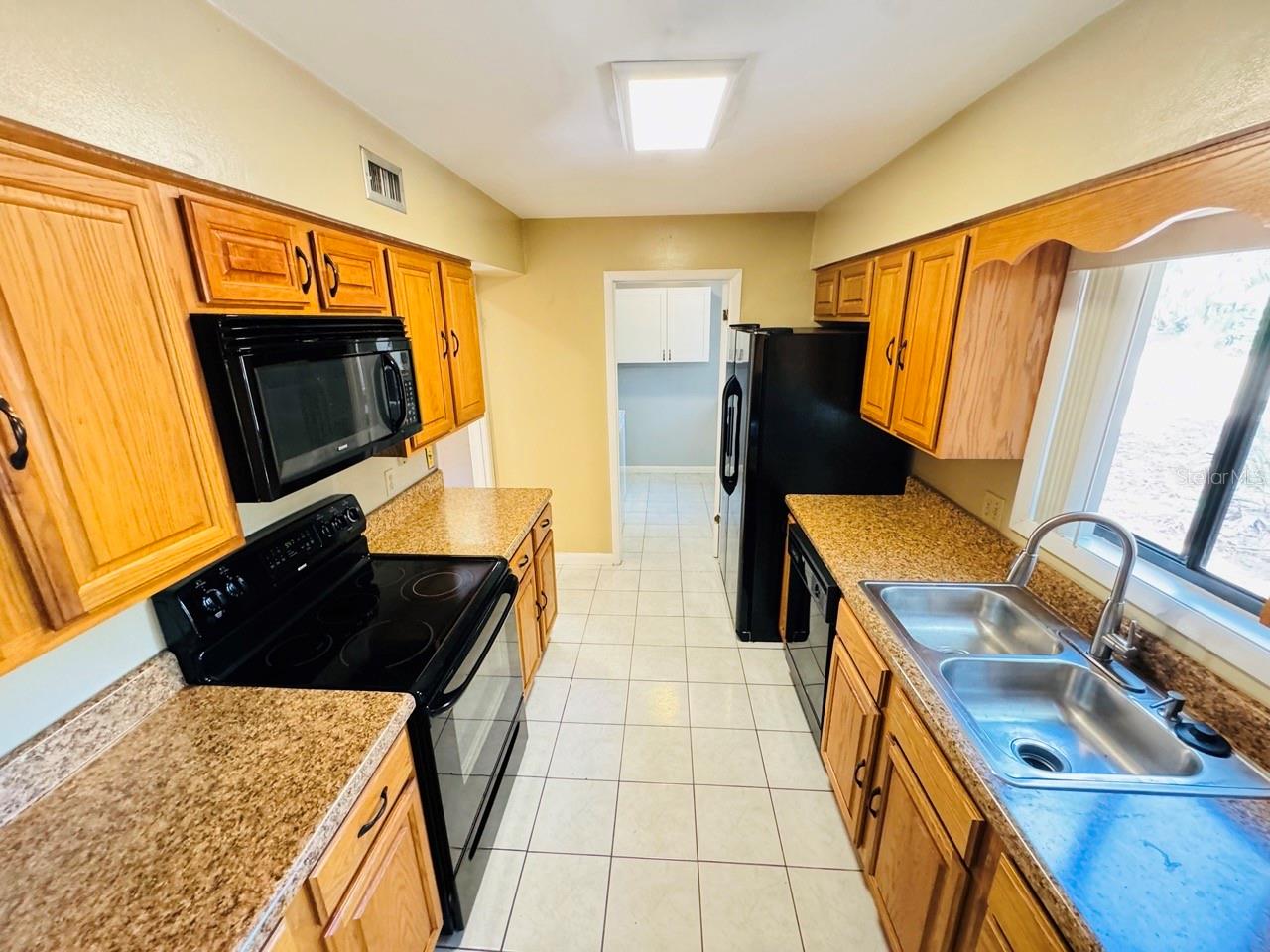 Image 4 of 19 For 248 Crown Oaks Way