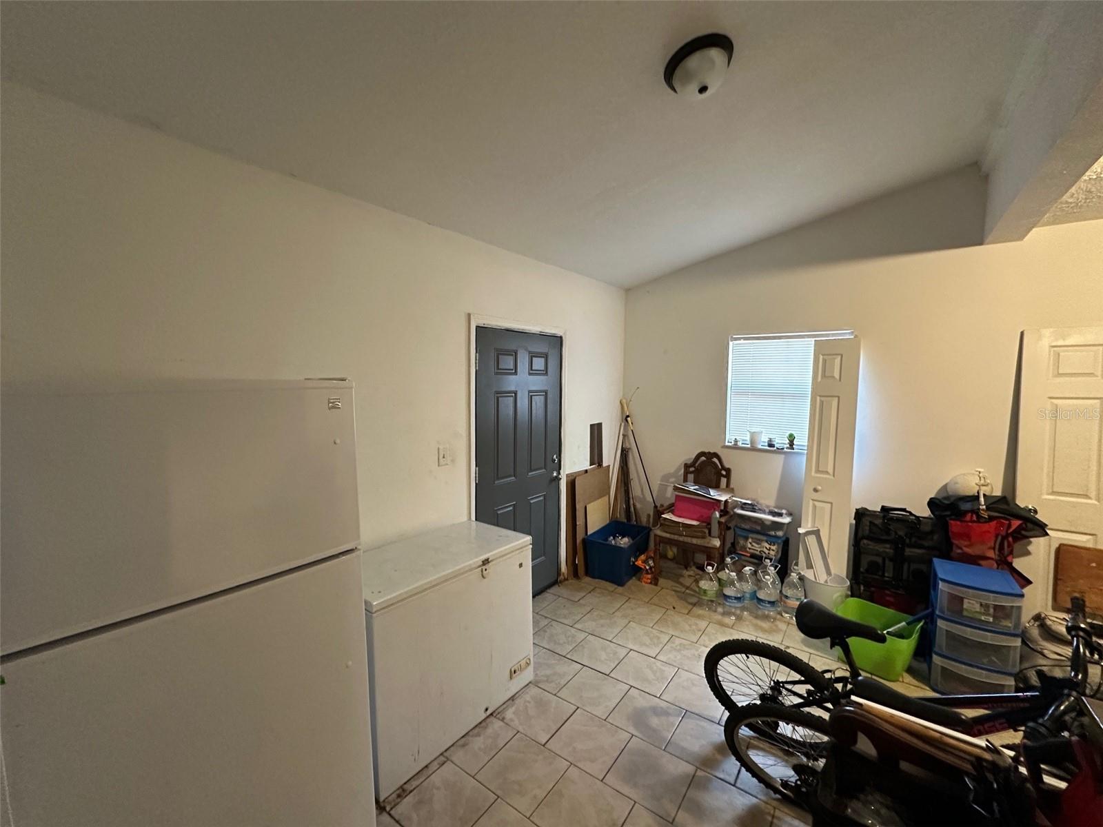 Image 11 of 13 For 890 Emerald Drive