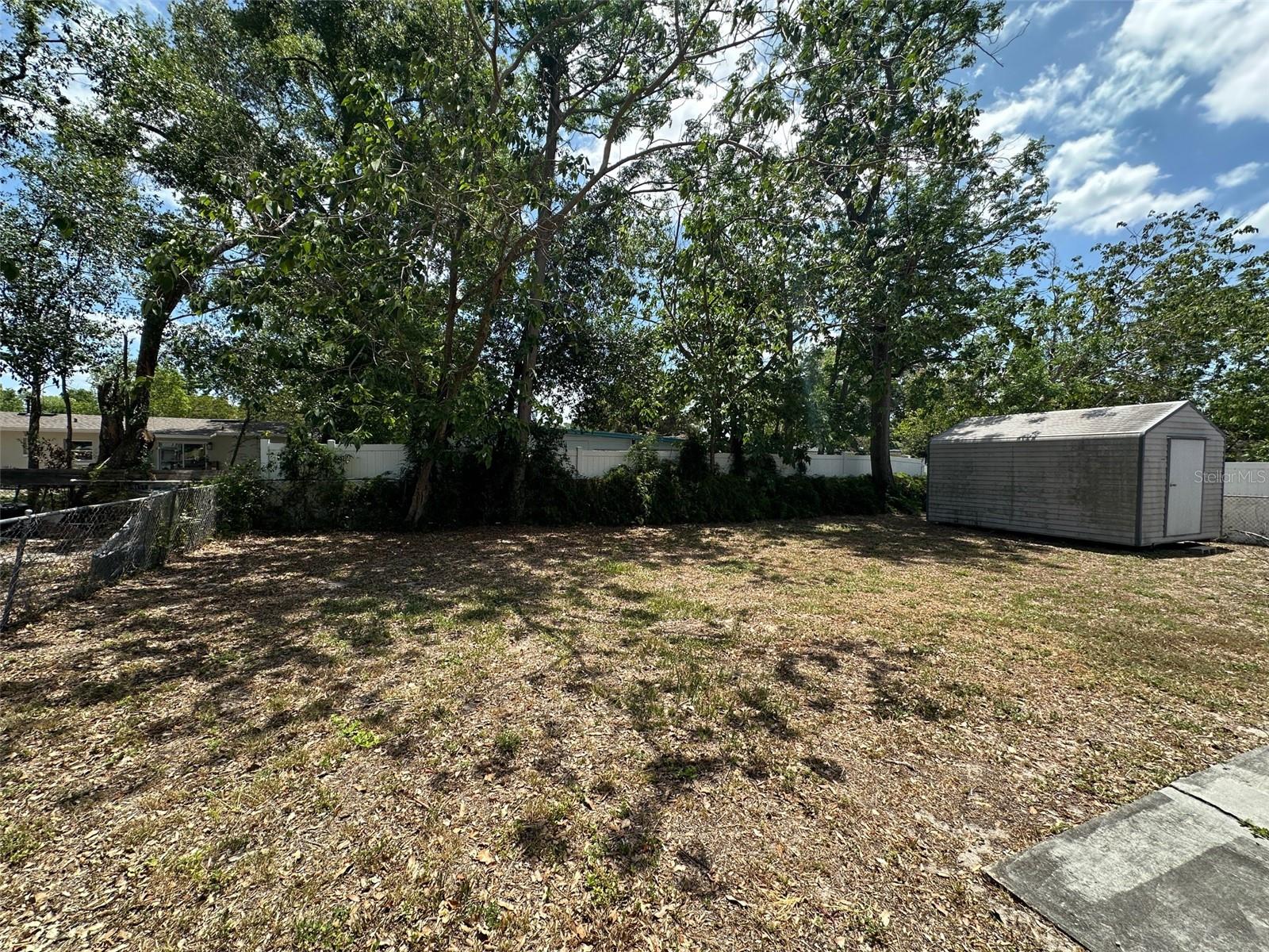 Image 13 of 13 For 890 Emerald Drive
