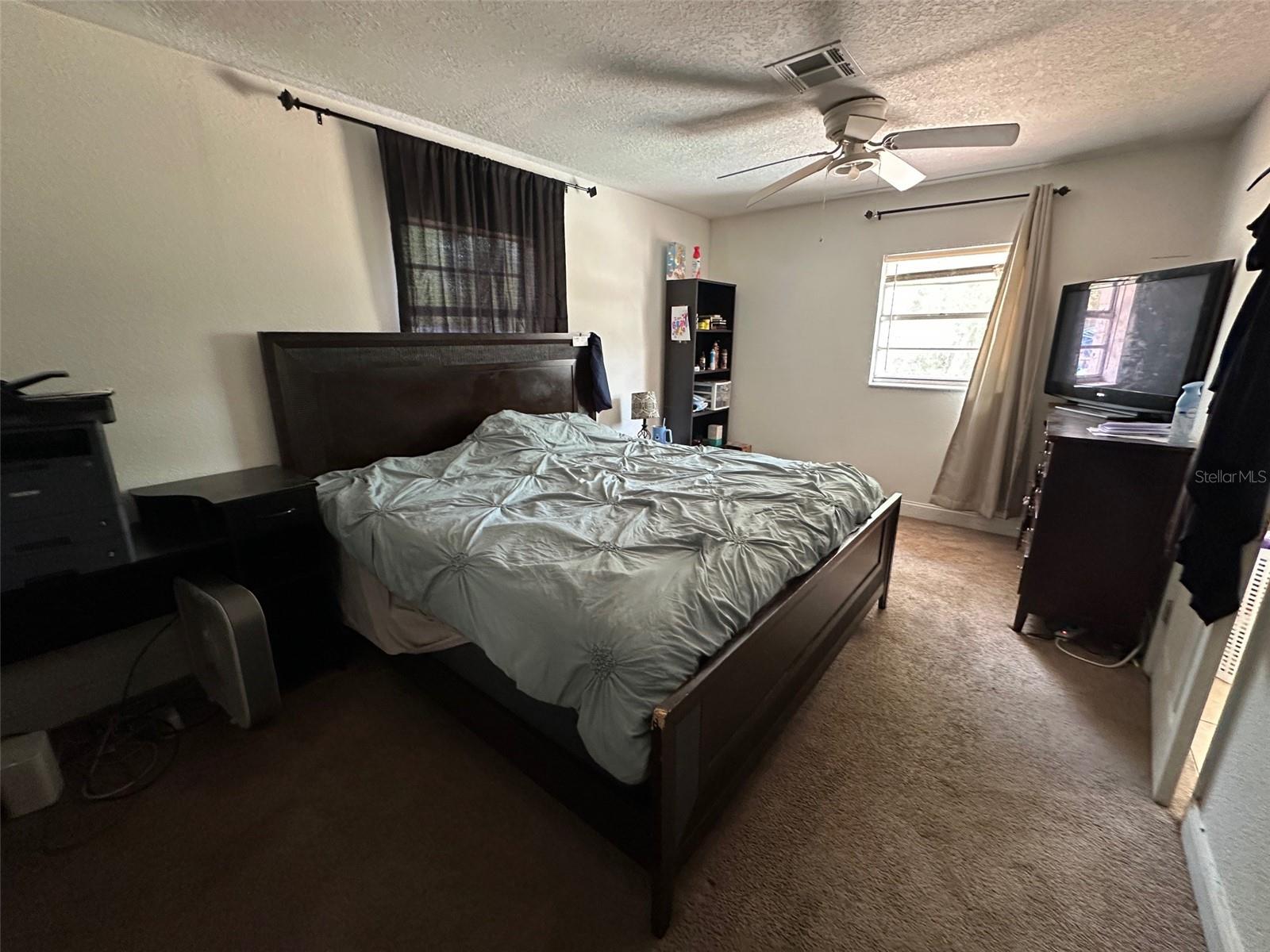 Image 6 of 13 For 890 Emerald Drive