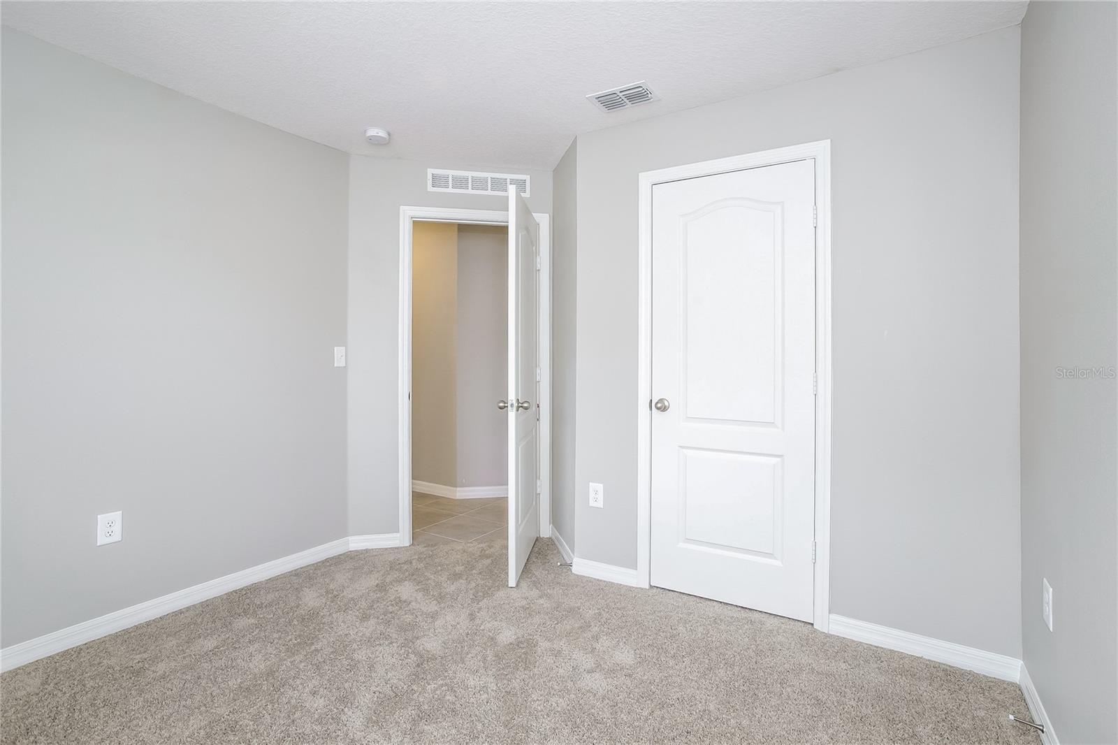 Listing photo id 10 for 1361 Brenway Drive