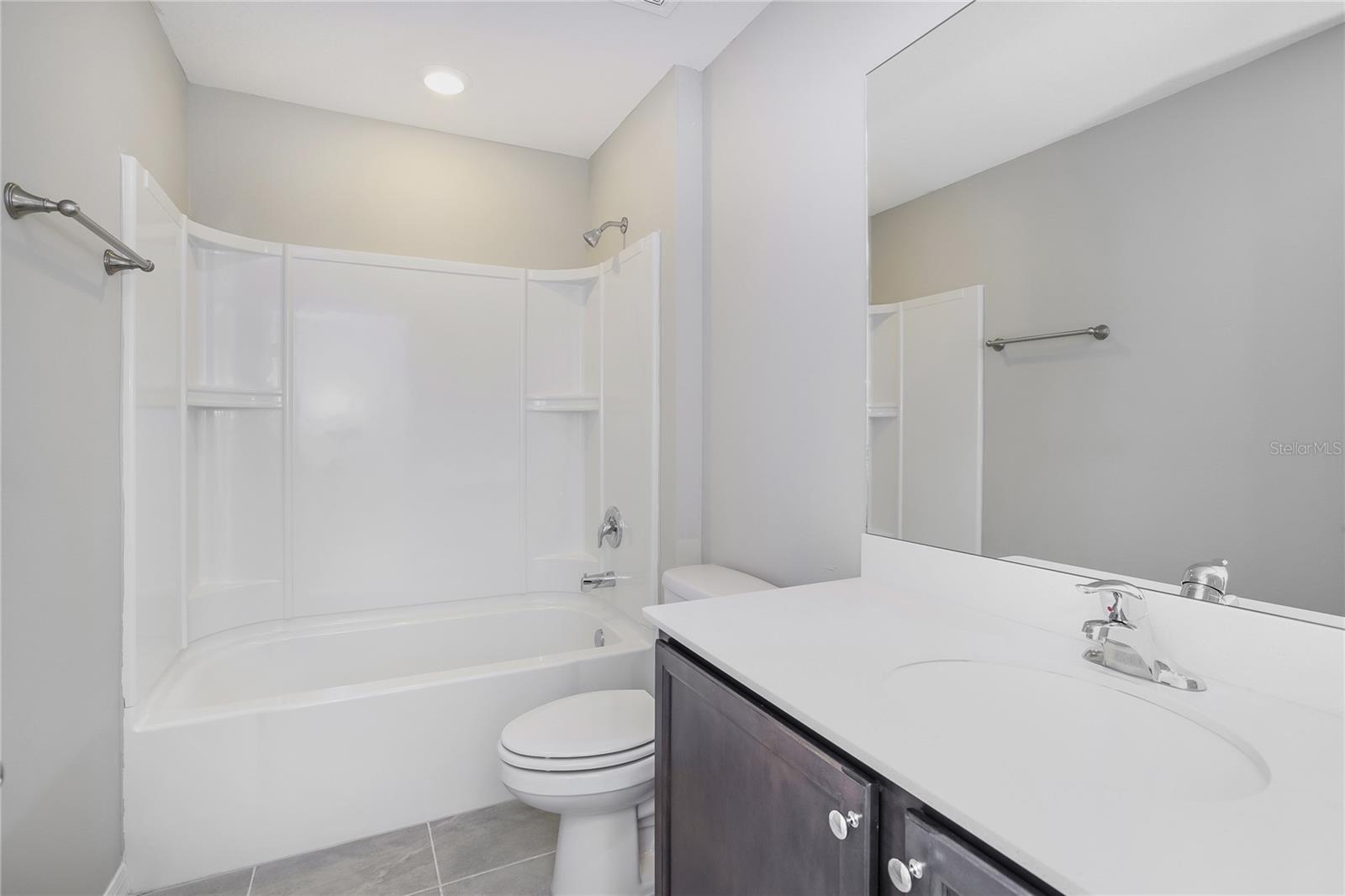 Listing photo id 12 for 1361 Brenway Drive