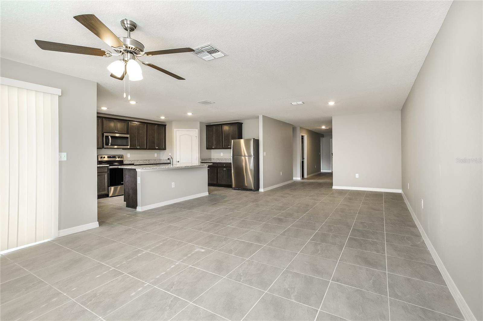 Listing photo id 2 for 1361 Brenway Drive
