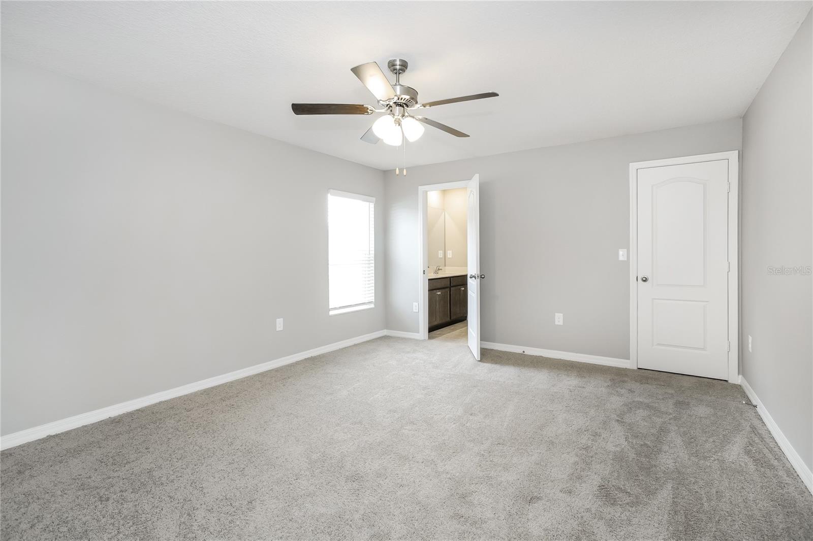 Listing photo id 4 for 1361 Brenway Drive