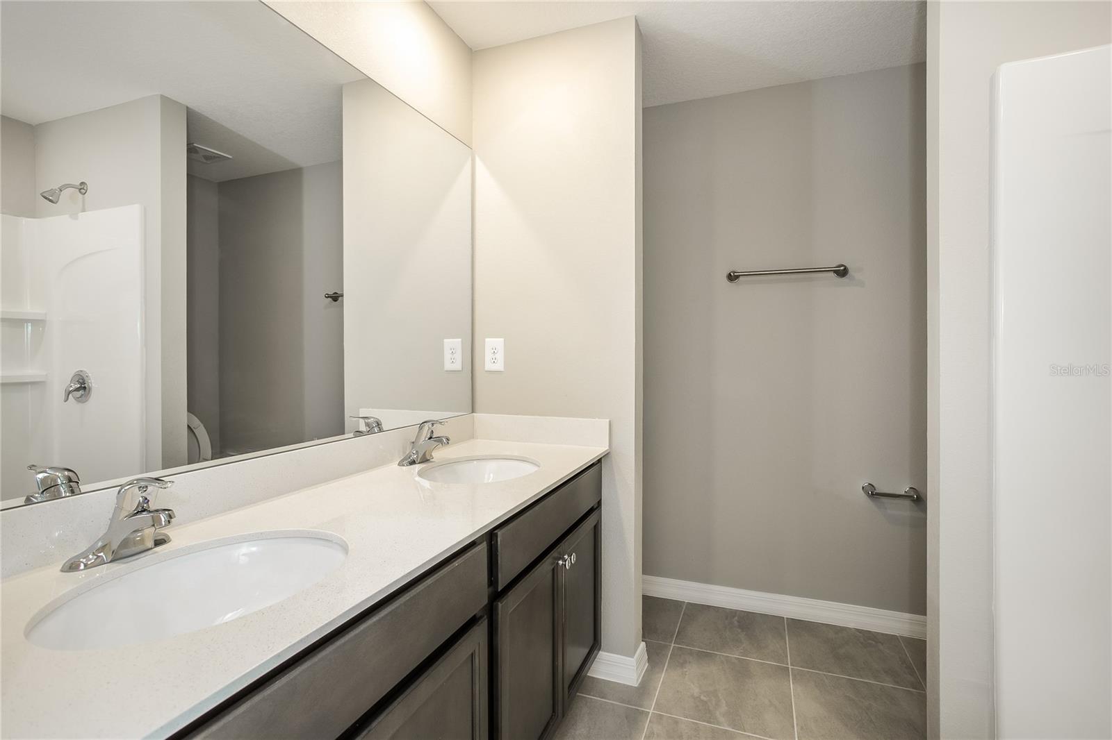 Listing photo id 6 for 1361 Brenway Drive