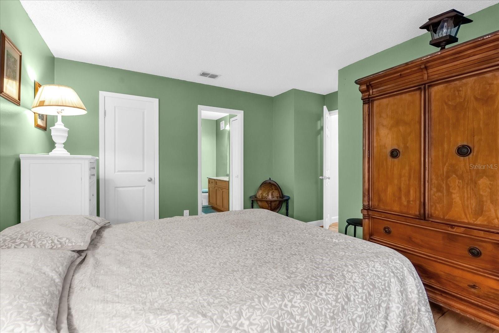 Image 10 of 24 For 5452 Michigan Street 7