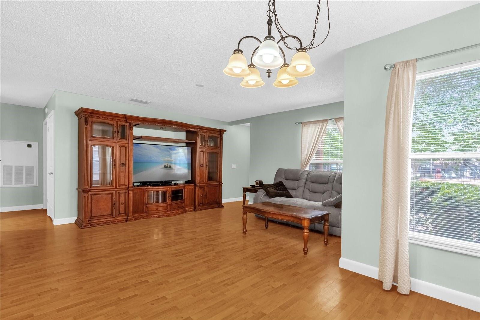 Image 3 of 24 For 5452 Michigan Street 7
