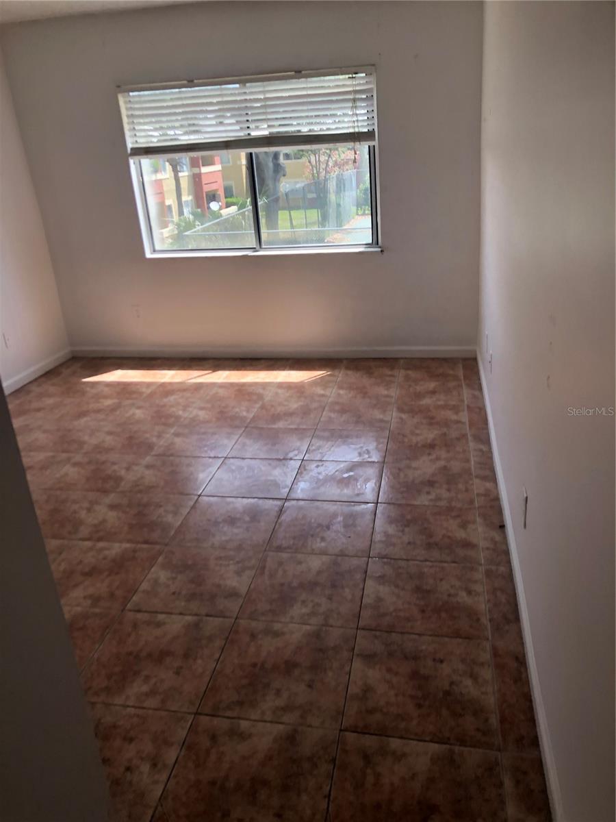 Image 4 of 12 For 612 Kenwick Circle 205