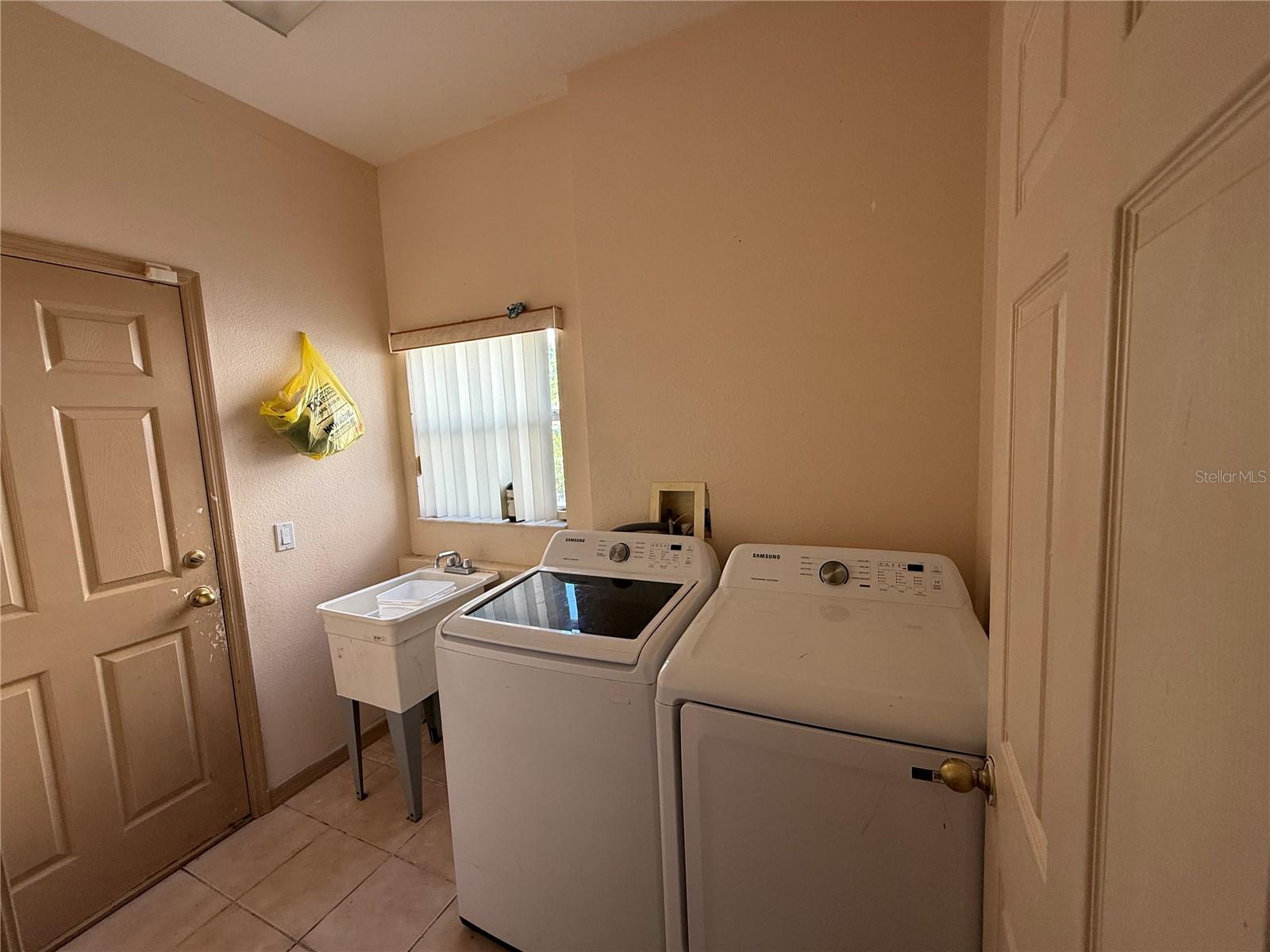 Image 18 of 37 For 2530 Baykal Drive