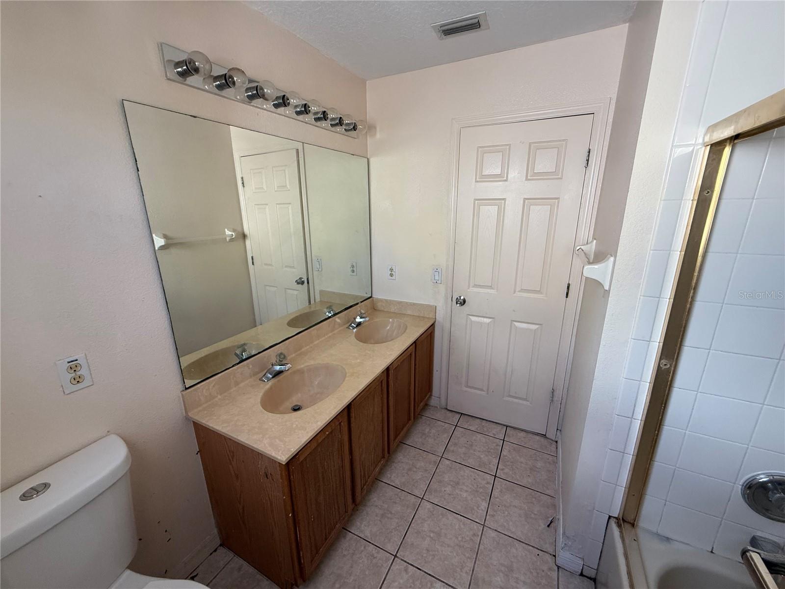 Image 32 of 37 For 2530 Baykal Drive