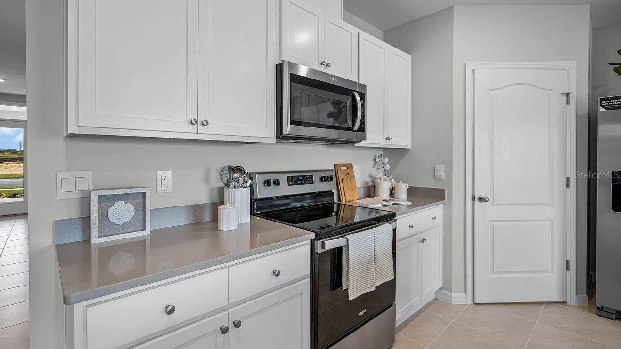 Image 10 of 39 For 408 Taylor Groves Drive