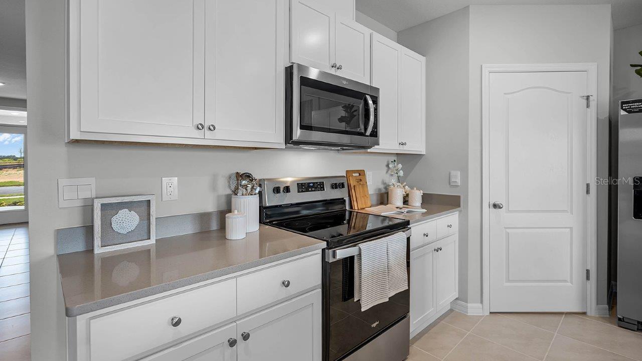 Image 11 of 39 For 408 Taylor Groves Drive