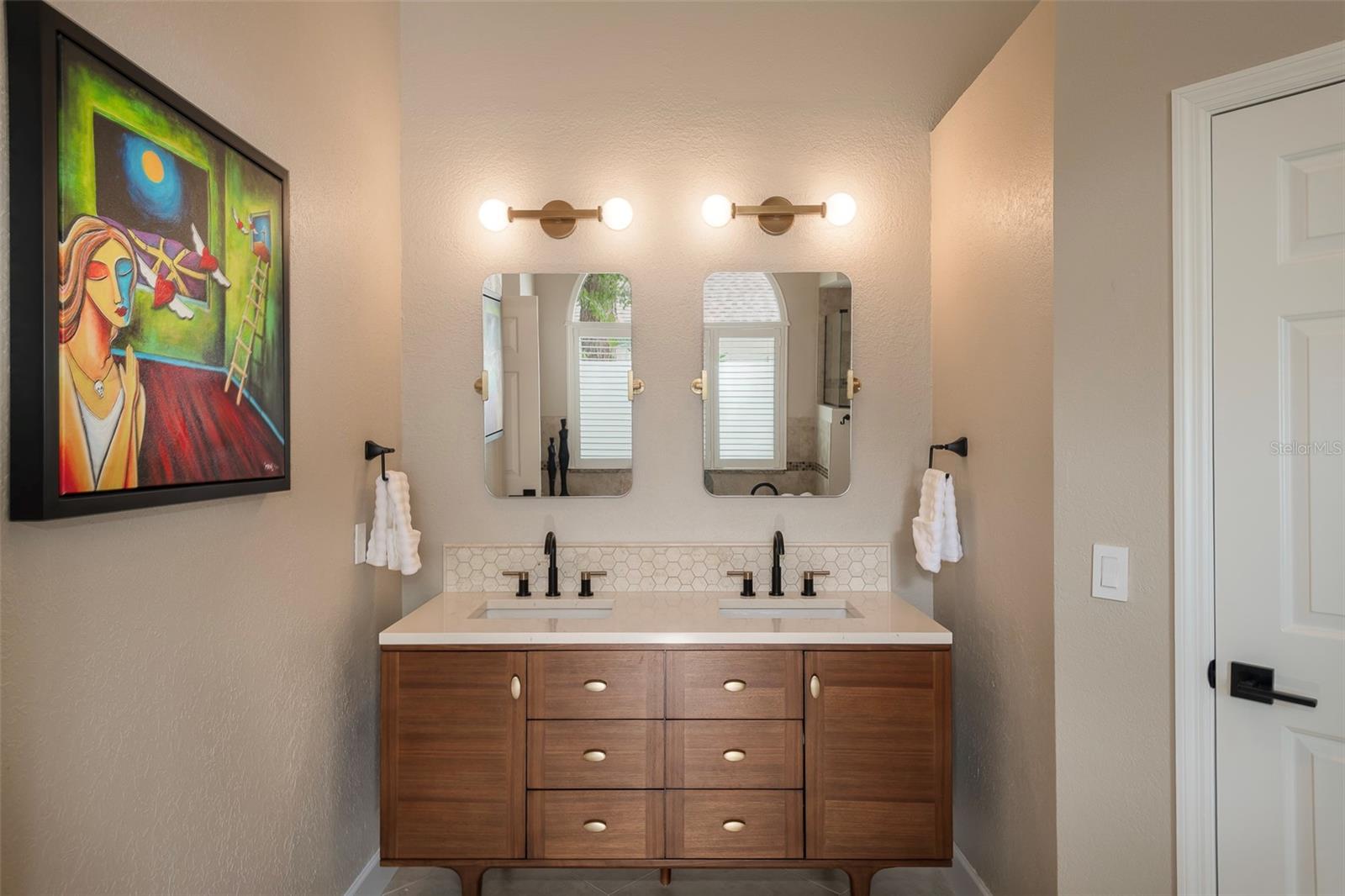 Image 22 of 51 For 4819 Shoreline Circle