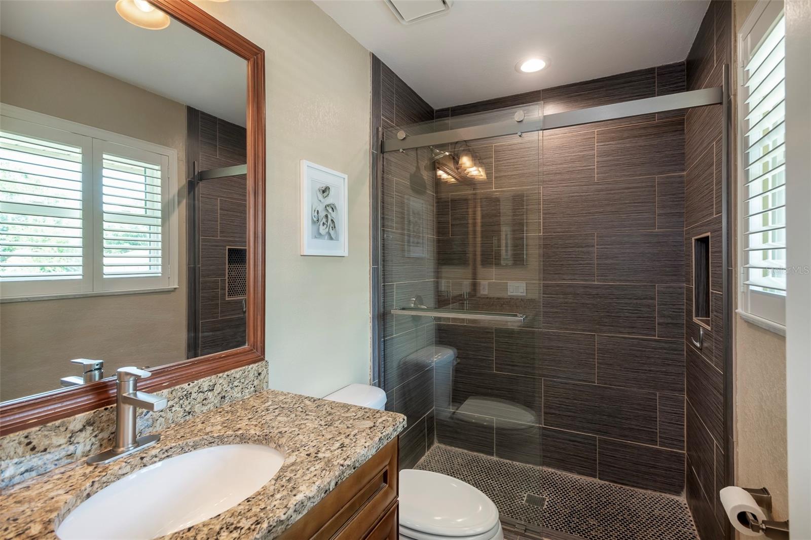 Image 32 of 51 For 4819 Shoreline Circle