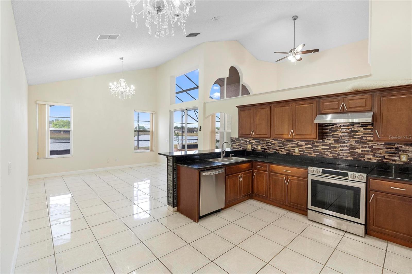 Image 5 of 44 For 12543 Waterhaven Circle