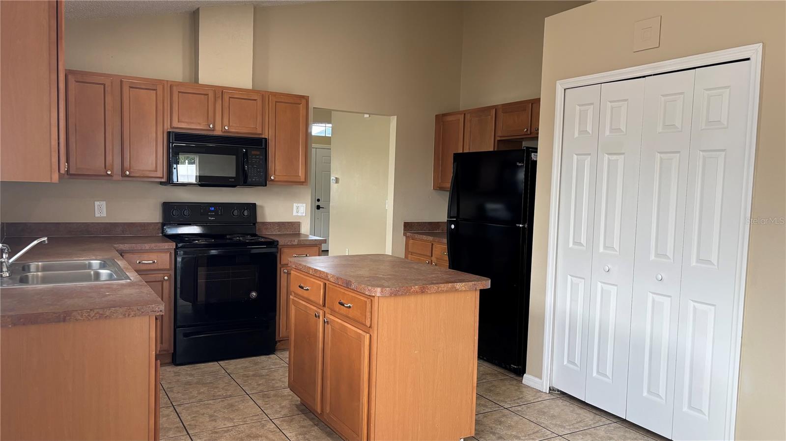 Image 12 of 25 For 252 Bramley Court