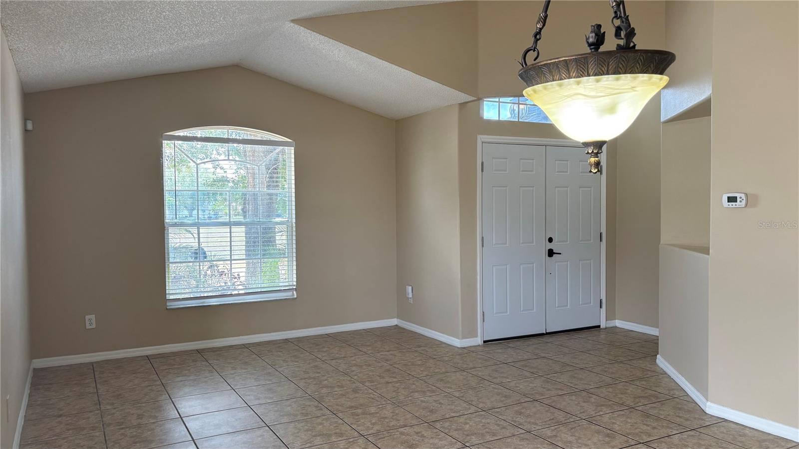 Image 7 of 25 For 252 Bramley Court