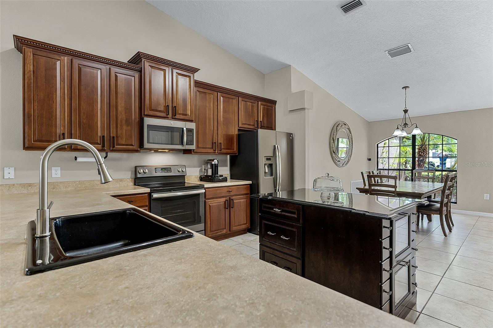 Image 4 of 47 For 1007 Golf View Estates Drive
