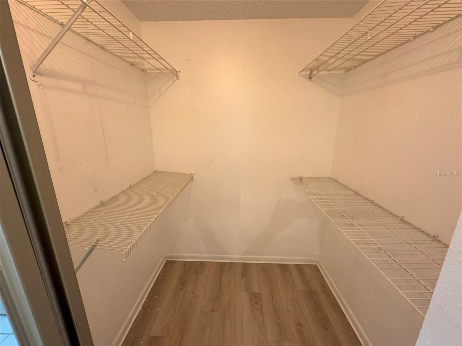 Image 10 of 15 For 5047 Vineland Road 5047