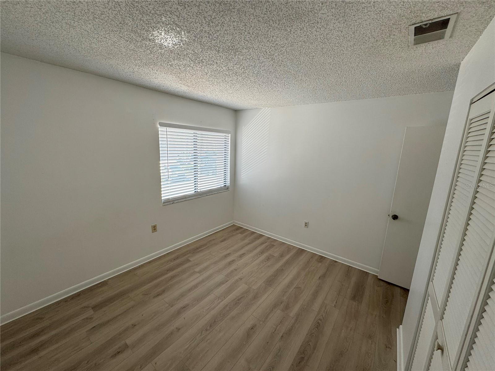 Image 12 of 15 For 5047 Vineland Road 5047