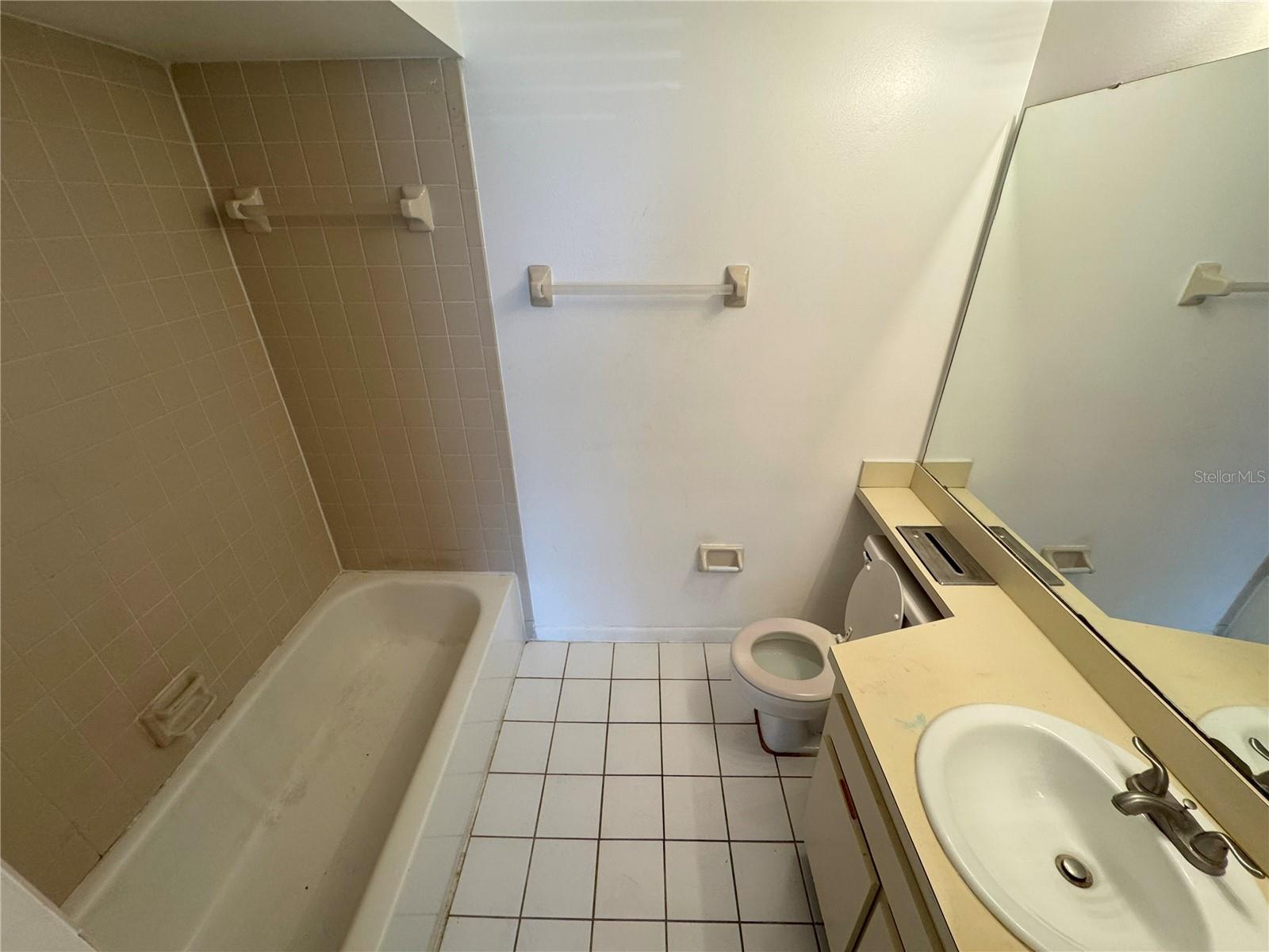 Image 13 of 15 For 5047 Vineland Road 5047