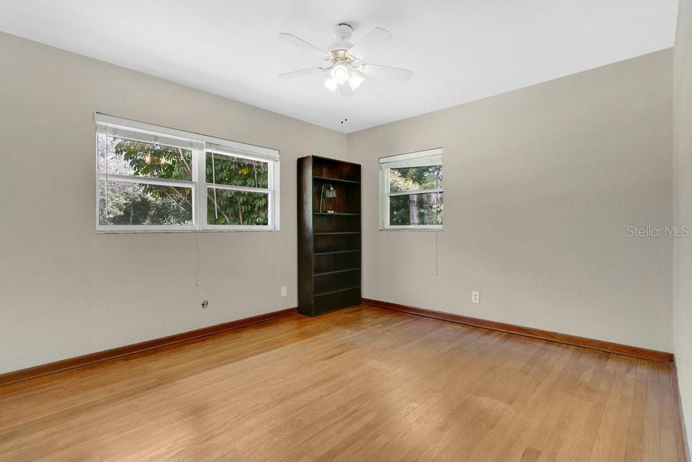 Image 11 of 30 For 2918 Croton Road