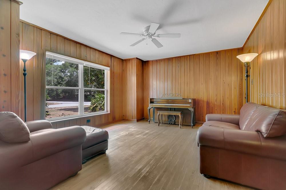 Image 8 of 30 For 2918 Croton Road