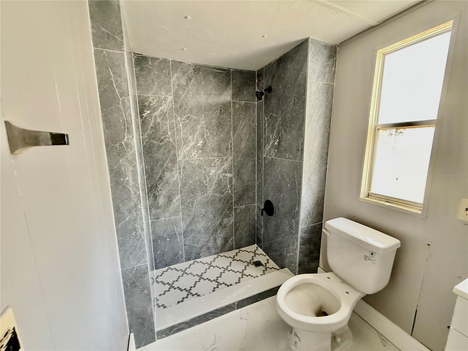 Image 7 of 15 For 1814 Annapolis Avenue 3