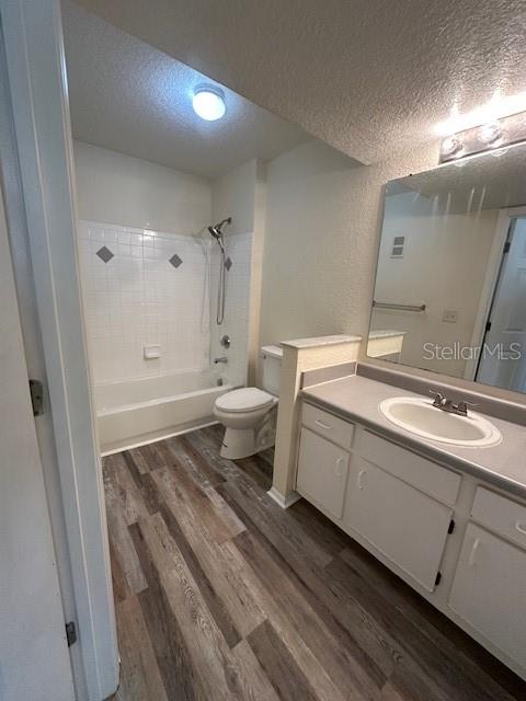 Image 11 of 14 For 822 Camargo Way 106