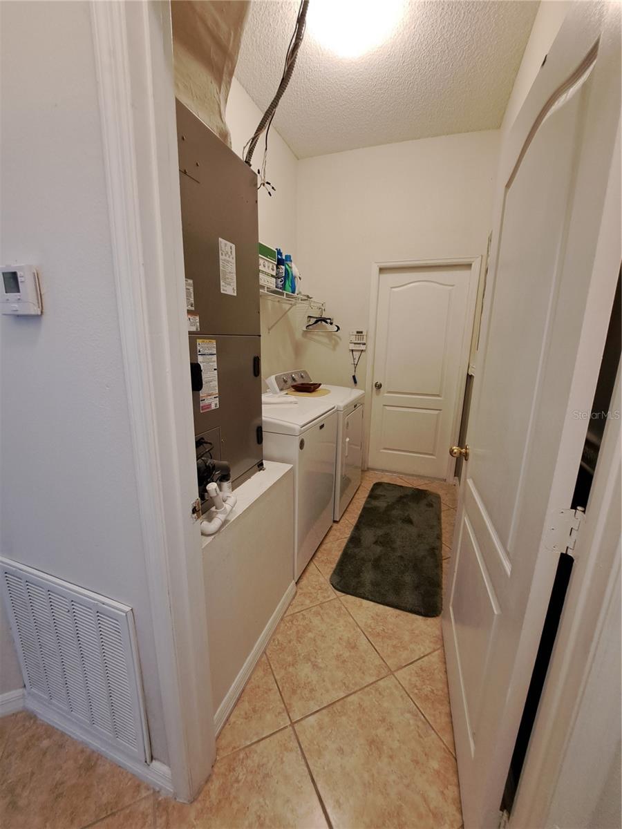 Image 17 of 47 For 2863 Middleton Circle