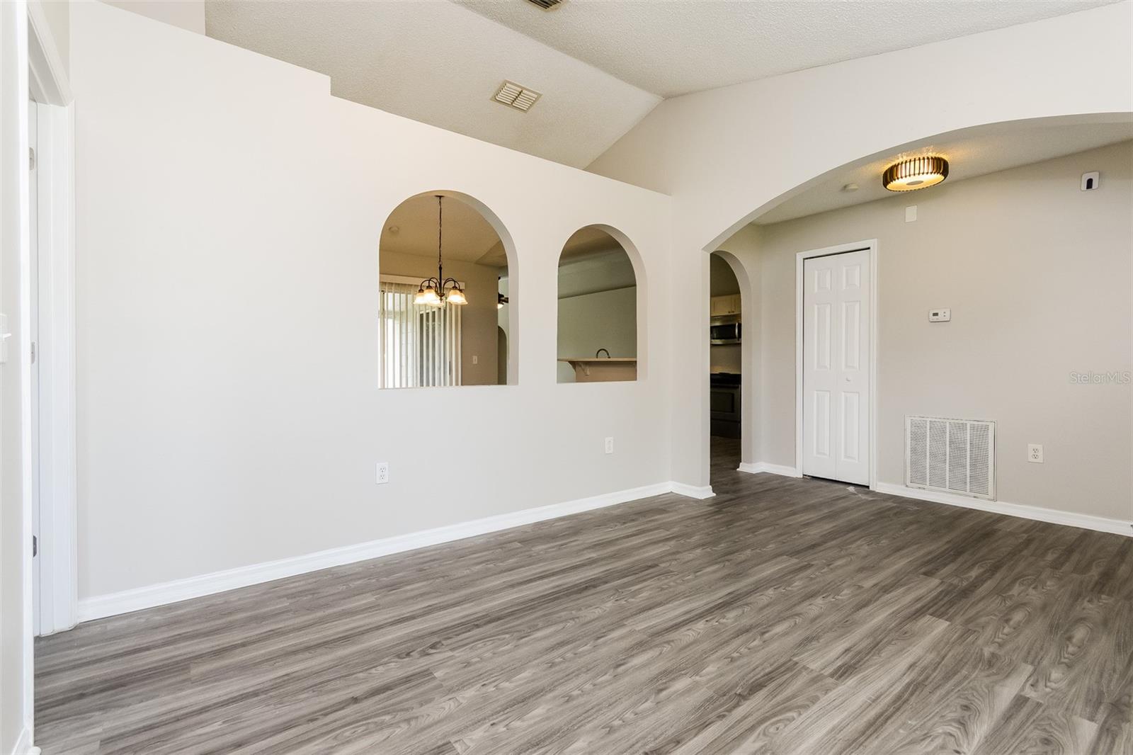 Image 4 of 16 For 210 Dalton Drive