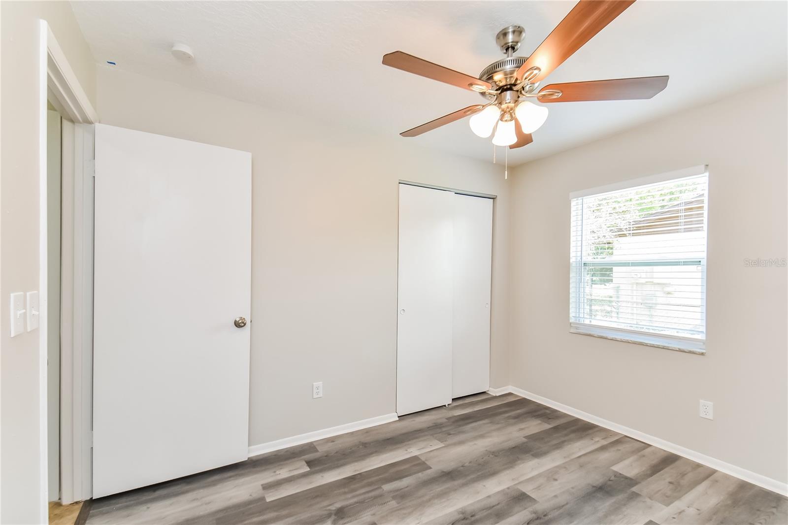 Image 10 of 16 For 903 Ashwood Court